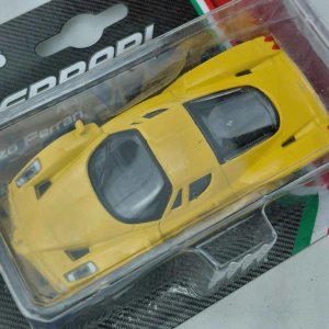 Auto a escala Burago Enzo Ferrari 1:43 amarillo - imagen 2