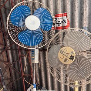 Dos Ventiladores de Pie Usados - imagen 3
