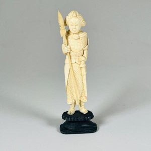 Figura de Marfil de Guerrero con Lanza, Altura 14 cm - imagen 1