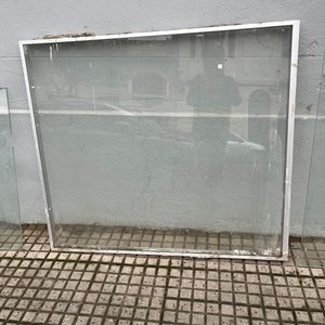 Puerta de Vidrio y Mampara de Aluminio - imagen 5