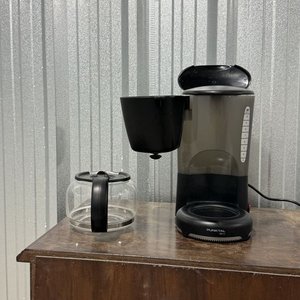 Cafetera Eléctrica Punktal Línea Deco Gris y Negro - imagen 3