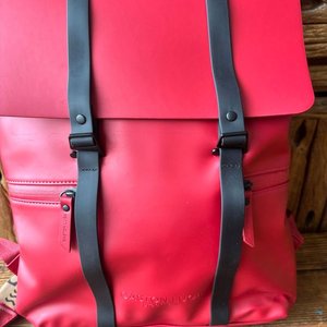 Lote anterior: Mochila Roja Gastón Luga Splash 13" Impermeable