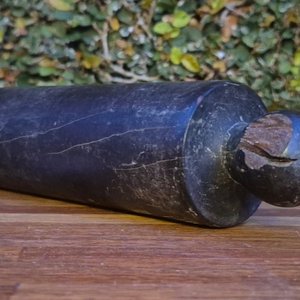 Palo de Amasar de Madera Maciza con Desgaste Natural - imagen 6