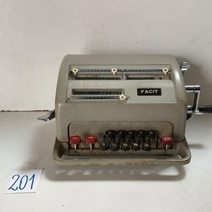 Lote anterior: Máquina Sumadora Antigua Facit Gris Metálica