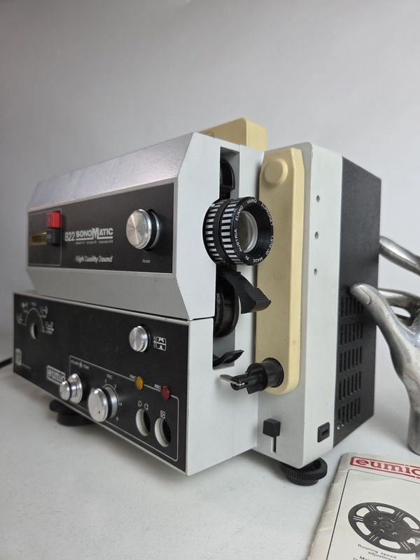 Proyector de 8 mm con manuales en muy buen estado general - imagen 4