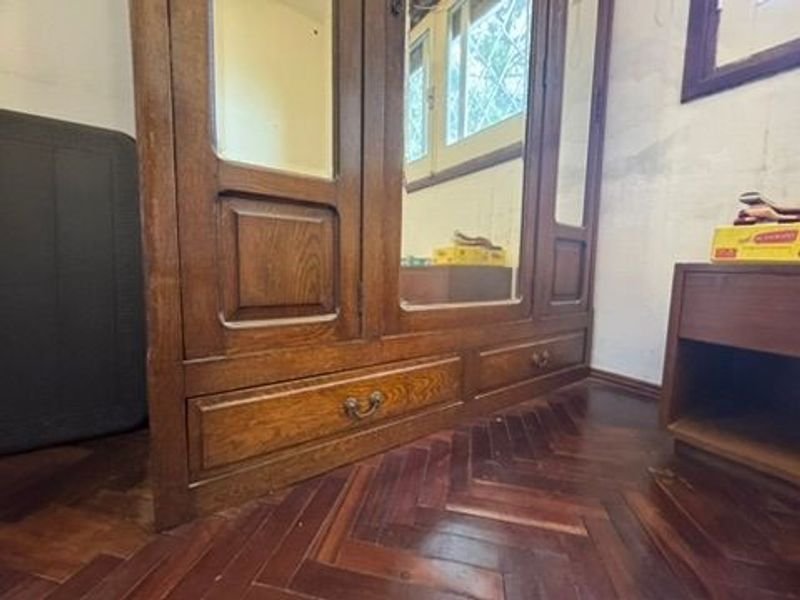Ropero en roble de excelente calidad en muy buen estado - imagen 6