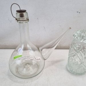 Set de 2 Piezas de Vidrio: Botellón Vertedor Tipo Porrón con Tapón y Pote Labrado con Tapa - imagen 3