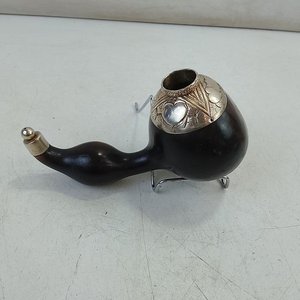 Antiguo Mate de Calabaza con Incrustaciones Metálicas Cinceladas y Decoradas a Mano - imagen 1