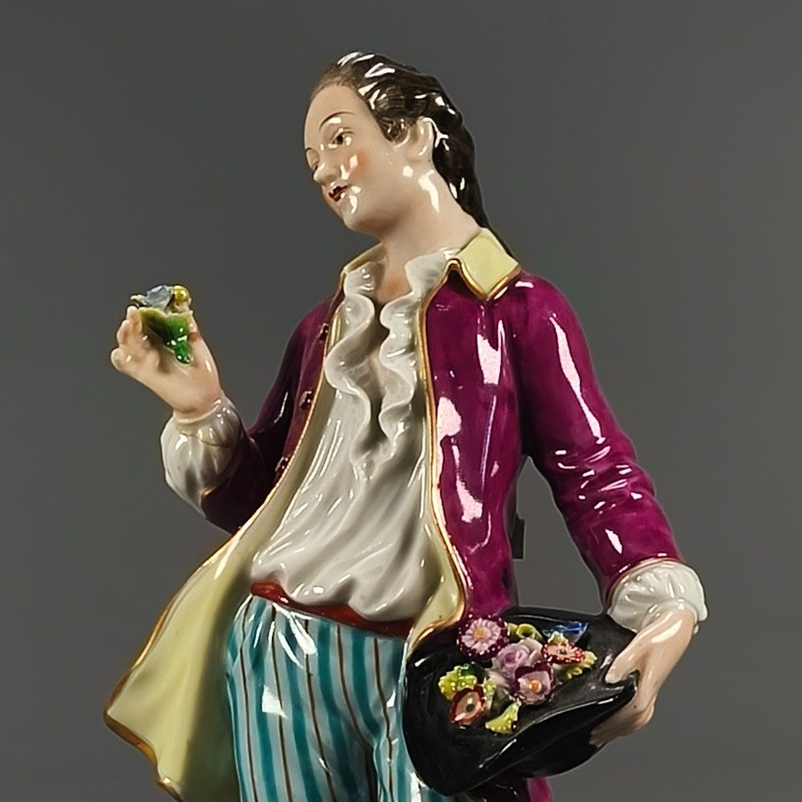 Figura de caballero en porcelana alemana Sitzendorf - imagen 11