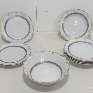 Juego de Cerámica Bavaria: Ensaladera y 8 Platos con Detalles Azules y Dorados - imagen 2