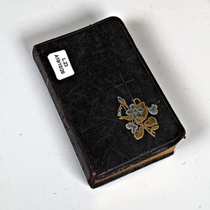 Cartera de Dama Trenzada con Libro "La Sagrada Familia" - imagen 3