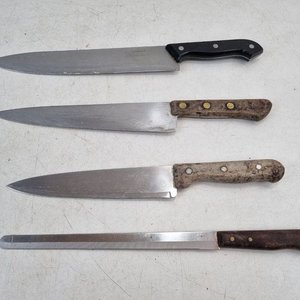 Lote siguiente: Set de 4 Cuchillos de Cocina Tramontina Acero Inoxidable con Mangos de Madera y Baquelita