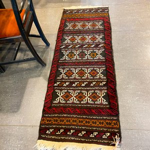 Lote de Muebles y Decoración Oriental: Mesa, Sillas y Alfombras - imagen 7