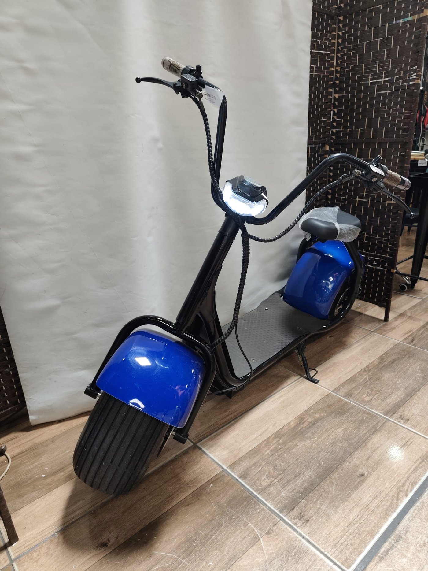 Item 16828 - Image 5