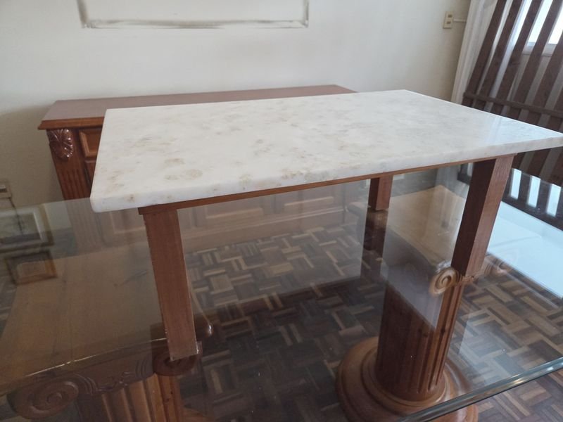 Mesa ratona con tapa de mármol - imagen 3