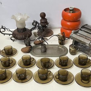 Lote de Vajilla, Aplique de Luz, Máquina de Pastas y Más - imagen 1