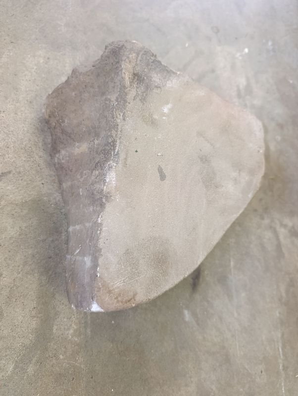 Lotes de hachas y piedra de afilar en buen estado - imagen 3