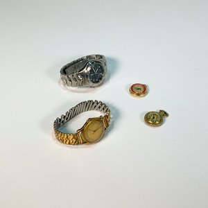 Lote de 4 Relojes: 2 de Pulsera y 2 de Bolsillo Miniatura - imagen 1