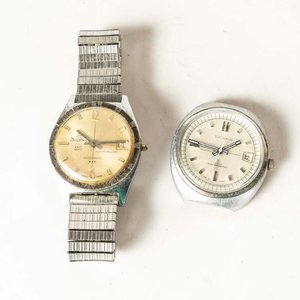Lote siguiente: Dos Relojes de Pulsera Bourbon y Sicura