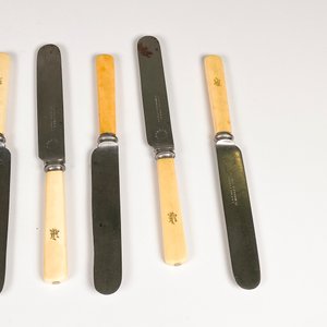 Juego de 7 Piezas: Cuchillos con Hojas de Acero y Tenedor Trincheta Elkington - imagen 3