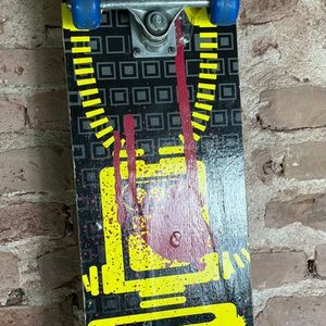 Patineta Sportrunner con Diseño Gráfico y Ruedas Azules - imagen 6