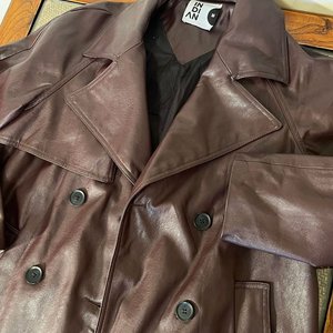 Tapado de cuerina Estilo Gabardina Bordo Talle M - imagen 5