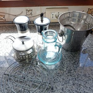 Lote anterior: Jarra de Vidrio, Hielera de Acero Inoxidable y Especieros