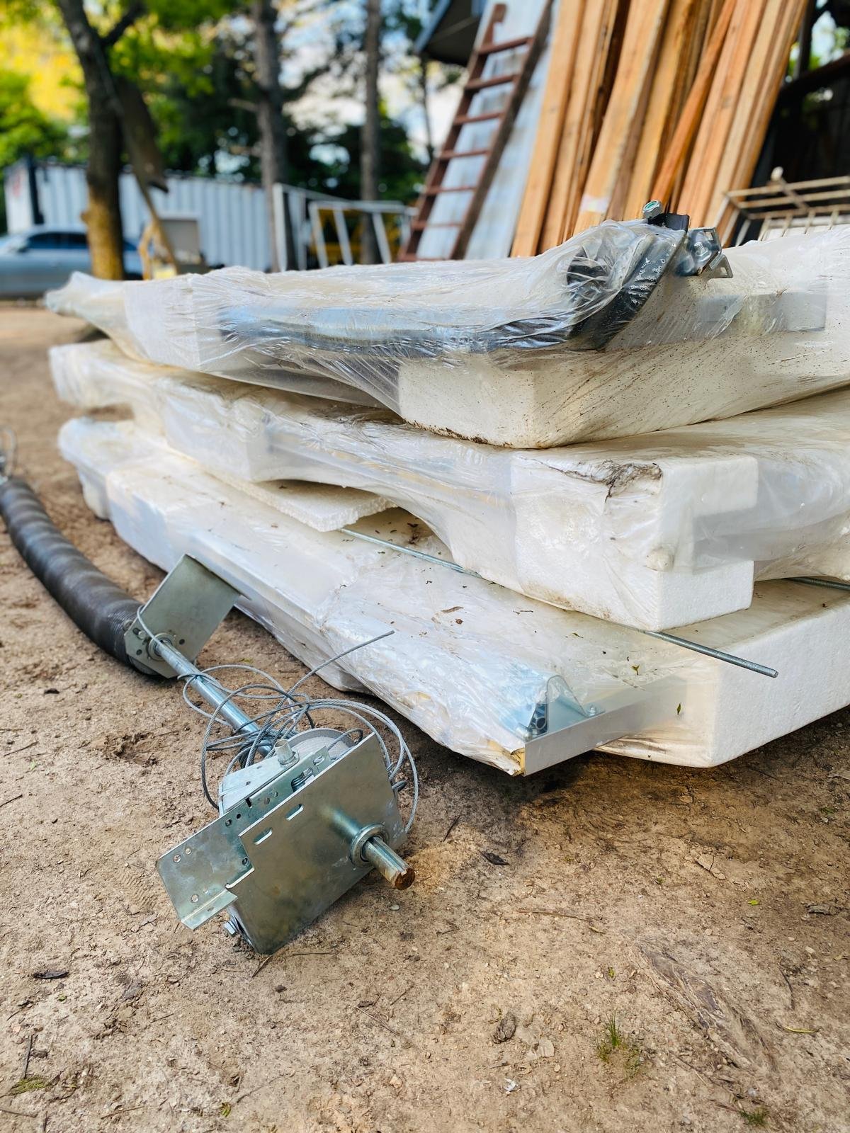 Item porton-seccional-elevadizo-sin-uso - Image 1