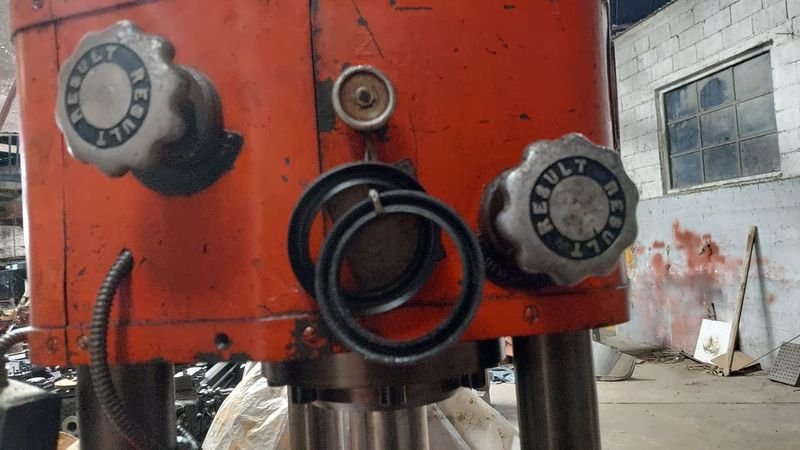 Prensa hidráulica eléctrica sobre 3 columnas para 15 toneladas - imagen 3