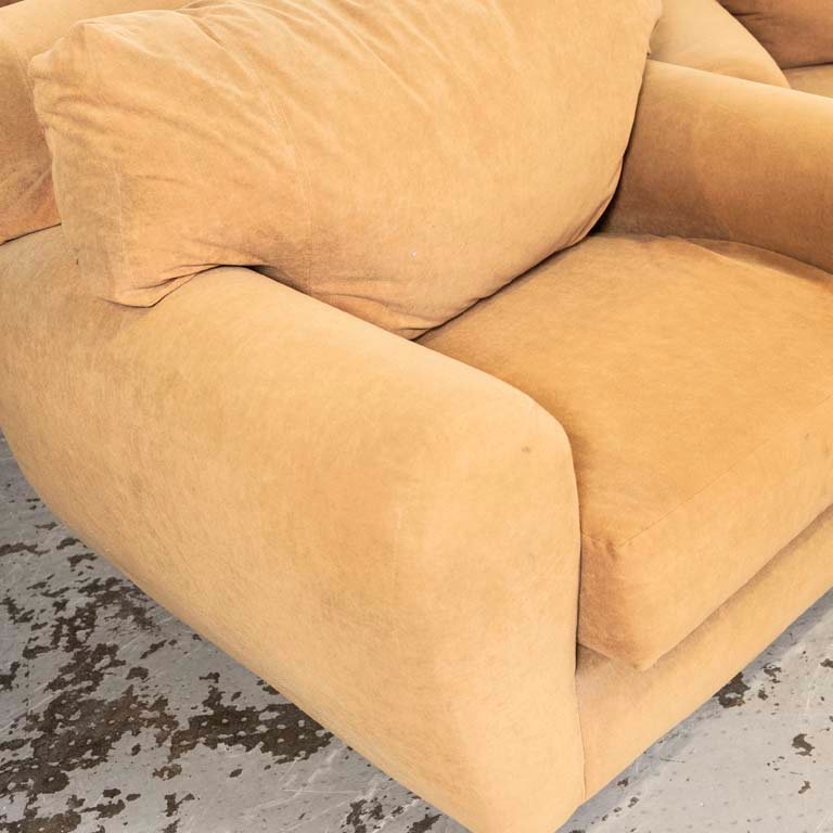Tres piezas de living tapizadas en tela: sofá y sillones de tres cuerpos - imagen 2