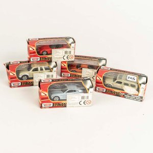 Lote anterior: 5 autos colección Die Cast en su caja original