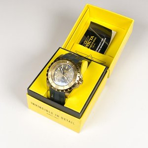 Lote anterior: Reloj Invicta Caballero Malla Goma Verde y Caja Dorada