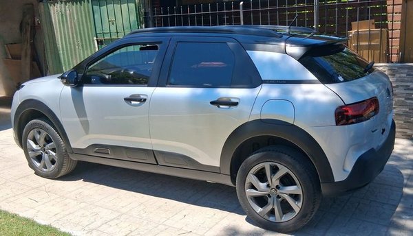 Citroen C4 Cactus 2023, Año Nuevo con Kilometraje Bajo - imagen 2