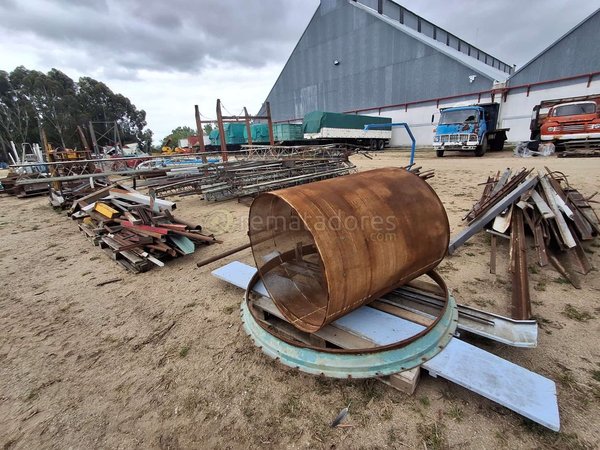 Lote de Materiales Metálicos y Estructuras Varias