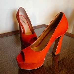 Lote anterior: Zapatos de Gamuza Naranja Datelli Talle 37 Taco Plataforma