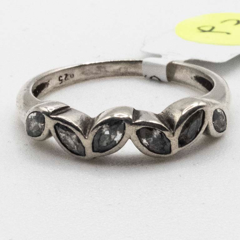 Anillo de Plata con Circonias