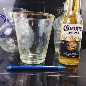 Jarra de Vidrio Azul, Decantador con Tapón y Vaso Tallado con Detalle Dorado - imagen 5