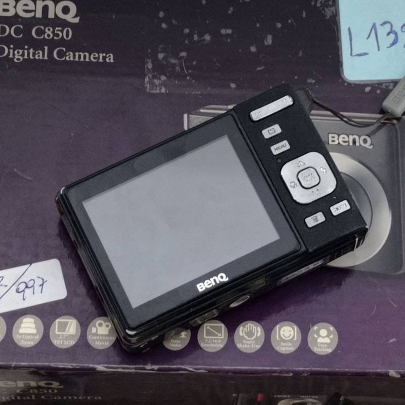 Cámara digital Benq en caja con accesorios - imagen 3