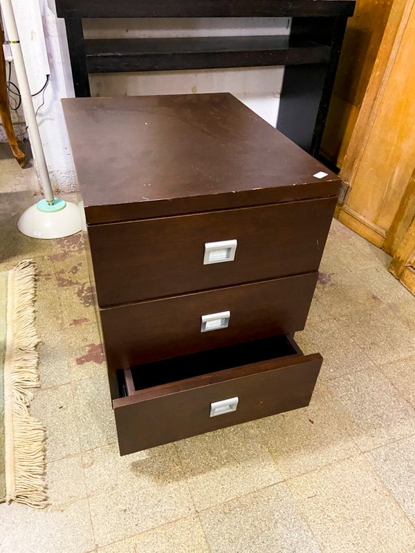Mueble Cajonera de Madera Oscura con 3 Cajones