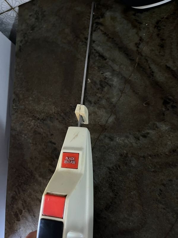 Cuchillo eléctrico en buen estado - imagen 2