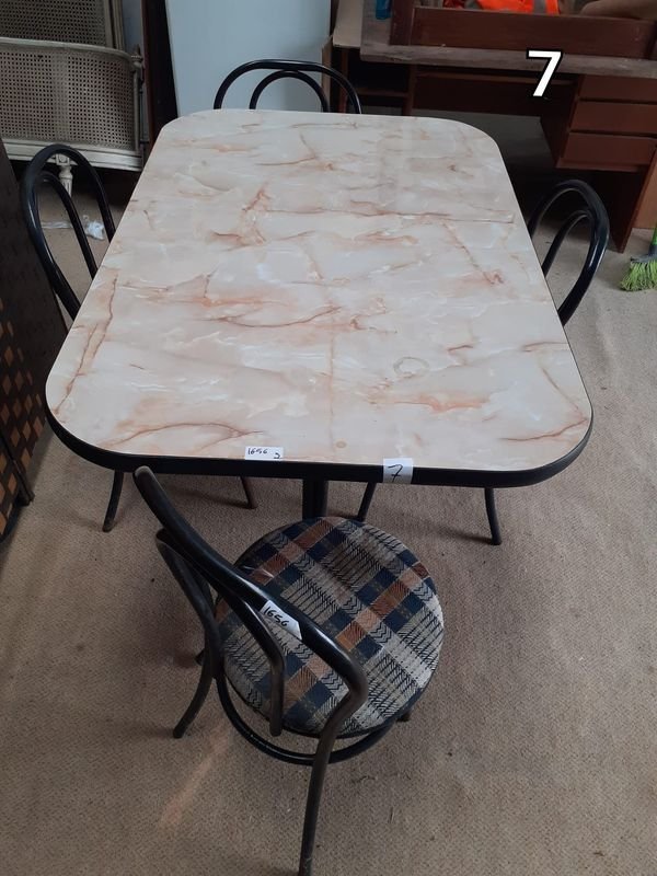 MESA DE COMER CON 4 SILLAS DE MESA - imagen 2