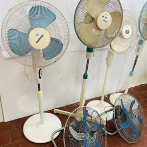 Lote de 6 Ventiladores: 4 de Pie y 2 de Colgar - imagen 3