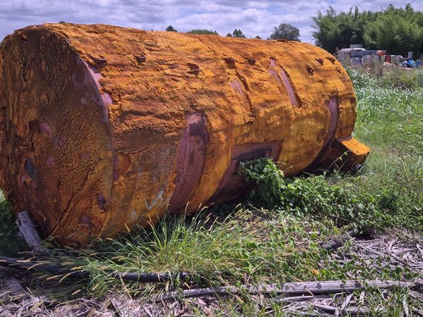 Tuberías y tanques de hierro en mal estado - imagen 3