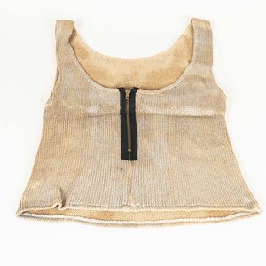 Musculosa Tejida K-Bardot con Cierre Frontal Dorado - imagen 2