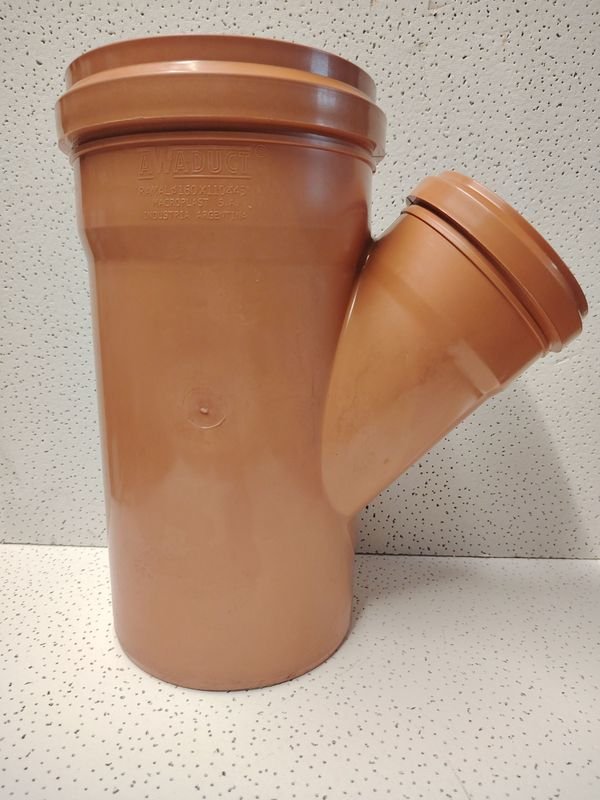 Tuberías de plástico y accesorios para sistemas de agua - imagen 1