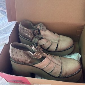 Sandalias de Cuero Beige con Plataforma Talle 39/40 - imagen 4