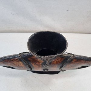 Jarrón Decorativo Diseño Moderno Patinado con Relieves y Cordón Metálico - imagen 5