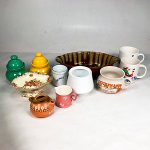 Lote de Vajilla de Cerámica: Tazas, Centro Ovalado y Más - imagen 2