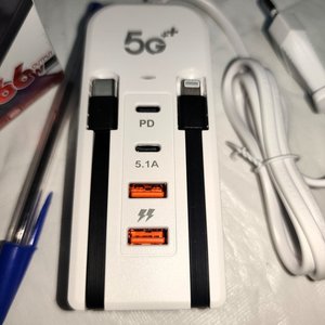 Cargador Multifunción 66W con Puertos USB-A, USB-C y Lightning - imagen 3