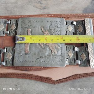 Rastra de cuero y metal con detalles en plata y oro - imagen 8